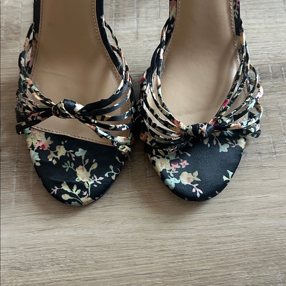 Floral heels - Picture 4 of 4